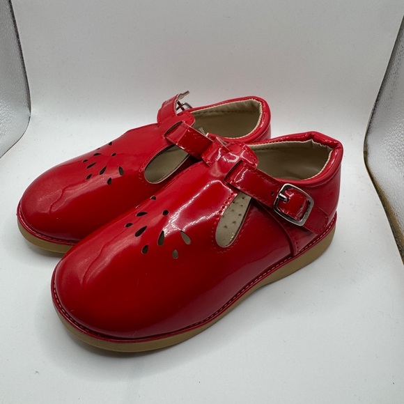 The Doll Maker Toddler Girl 9 Red Patent Leather Dress Shoes w/ Strap Mary Janes - Picture 3 of 6